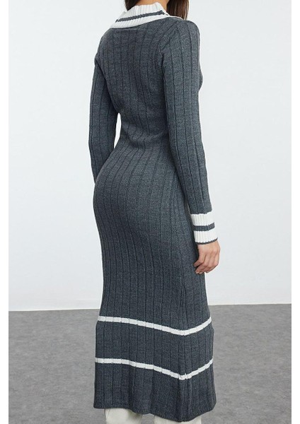 Moda Stil Regular V Yaka Midi Boy Triko Renk Bloklu Elbise fiyatları