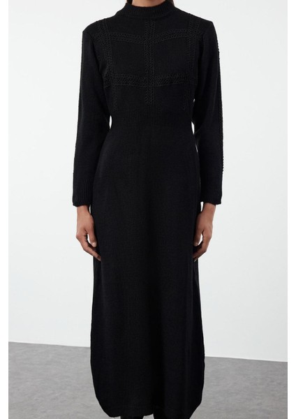 Moda Stil Fitted Dik Yaka Maxi Boy Tesettür Dantel Detalı Yumuşak Dokulu Triko Elbise modelleri