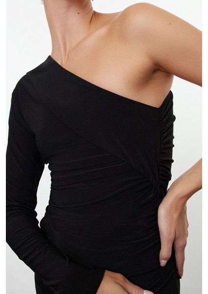 Moda Stil Fitted Asimetrik Yaka Midi Boy Fırfır Detaylı Tek Kol Örme Elbise
