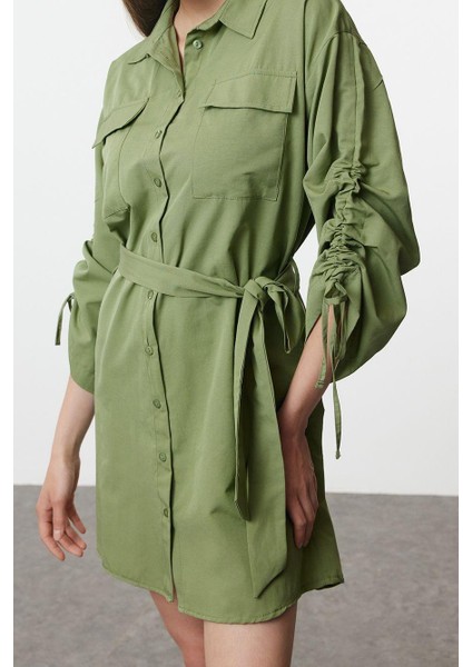 Moda Stil Regular Gömlek Yaka Mini Boy Cep ve Büzgü Detaylı Dokuma Gömlek Elbise