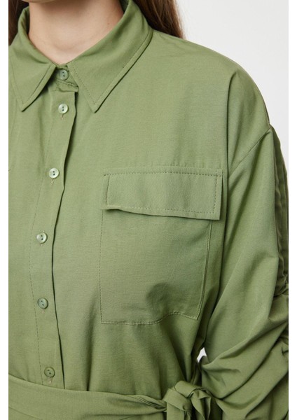 Moda Stil Regular Gömlek Yaka Mini Boy Cep ve Büzgü Detaylı Dokuma Gömlek Elbise fiyatları