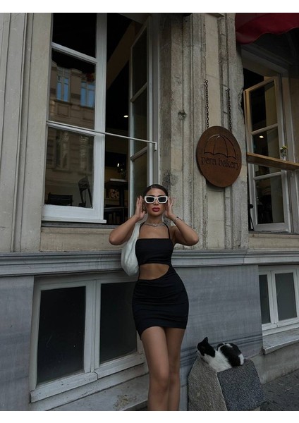 Boyundan Bağlamalı Bel Detaylı Siyah Mini Elbise fırsatları