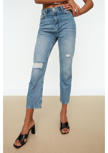 Kadın Moda Şık Kot Pantolon Boru Paça Regular Boy Denim Mavi Yırtık Detaylı Yüksek Bel Jeans