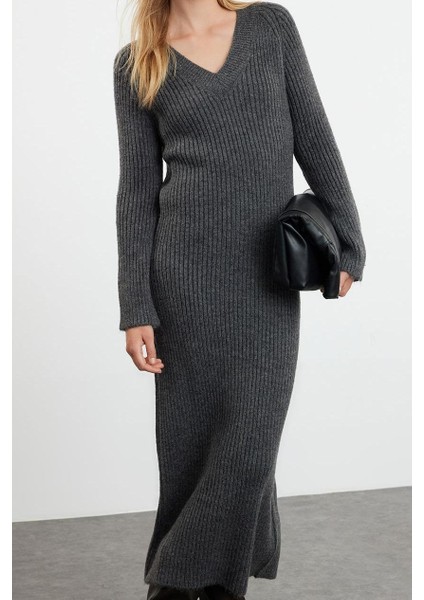 Kadın Moda Şık Maxi Boy V Yaka Regular Triko Yünlü Basic Elbise fiyatları