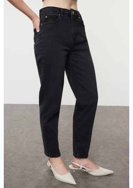 Kadın Moda Şık Kot Pantolon Boru Paça Uzun Boy Denim Normal Bel Slim Mom Jeans