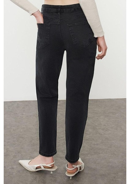 Kadın Moda Şık Kot Pantolon Boru Paça Uzun Boy Denim Normal Bel Slim Mom Jeans fırsatları