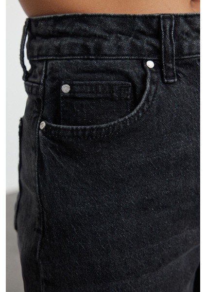 Kadın Moda Şık Kot Pantolon Boru Paça Uzun Boy Denim Antrasit Normal Bel Slim Mom Jeans fırsatları