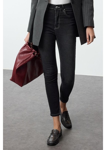 Kadın Moda Şık Kot Pantolon Boru Paça Uzun Boy Denim Yüksek Bel Skinny Jeans fiyatları