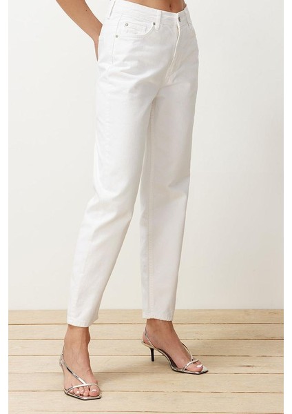 Kadın Moda Şık Kot Pantolon Dar Paça Regular Boy Denim Beyaz Yüksek Bel Mom Jeans fırsatları