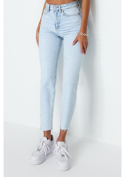 Kadın Moda Şık Kot Pantolon Boru Paça Uzun Boy Denim Yüksek Bel Slim Mom Jeans fiyatları