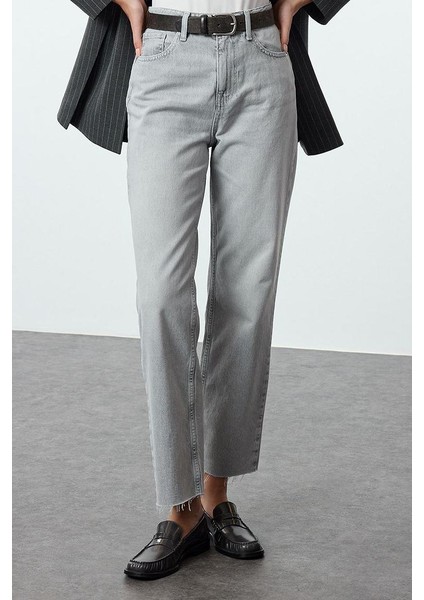 Kadın Moda Şık Kot Pantolon Boru Paça Uzun Boy Denim Gri Yüksek Bel Straight Jeans fiyatları