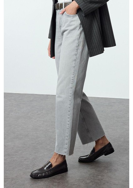 Kadın Moda Şık Kot Pantolon Boru Paça Uzun Boy Denim Gri Yüksek Bel Straight Jeans modelleri