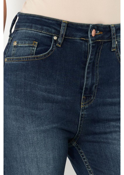 Kadın Moda Şık Kot Pantolon Boru Paça Regular Boy Denim Mavi Yüksek Bel Mom Jeans