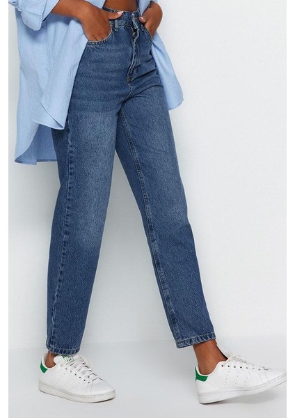 Stil Kadın Moda Denim Kot Pantolon Regular Dar Paça Yüksek Bel Mom Jeans modelleri