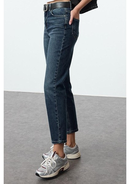 Stil Kadın Moda Denim Kot Pantolon Uzun Boru Paça Yüksek Bel Slim Mom Jeans modelleri