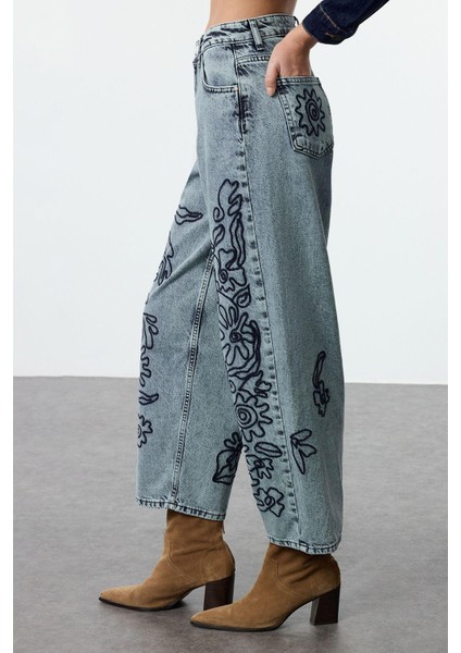 Stil Kadın Moda Denim Kot Pantolon Uzun Geniş Paça Mavi Nakışlı Yüksek Bel Balon Jeans fırsatları