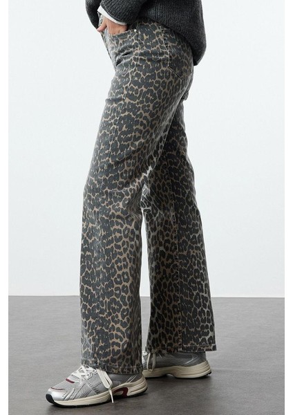 Stil Kadın Moda Denim Kot Pantolon Uzun Boru Paça Leopar Desenli Kahverengi Yüksek Bel Jeans