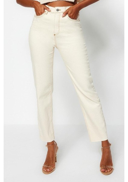 Kadın Moda Şık Kot Pantolon Boru Paça Uzun Boy Denim Ekru Yüksek Bel Slim Mom Jeans fiyatları