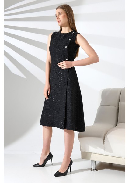 Simli Siyah Tüvit Kareli Şanel Kumaş Kolsuz Çan Etekli Düğme Detaylı Midi Elbise Tasarım Büyük Beden