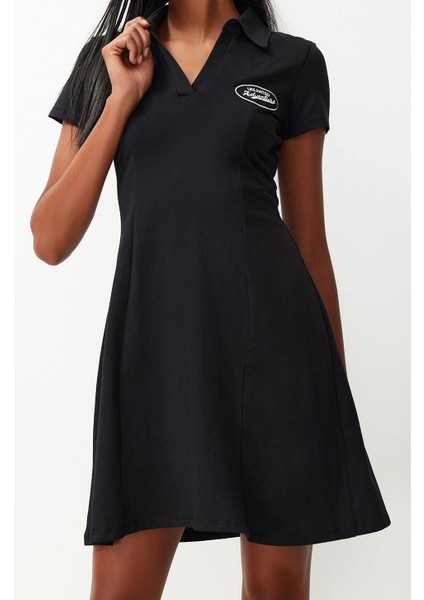 Moda Stil Regular Polo Yaka Mini Boy Skater Belden Açılan Nakışlı Pamuklu Esnek Örme Elbise fiyatları