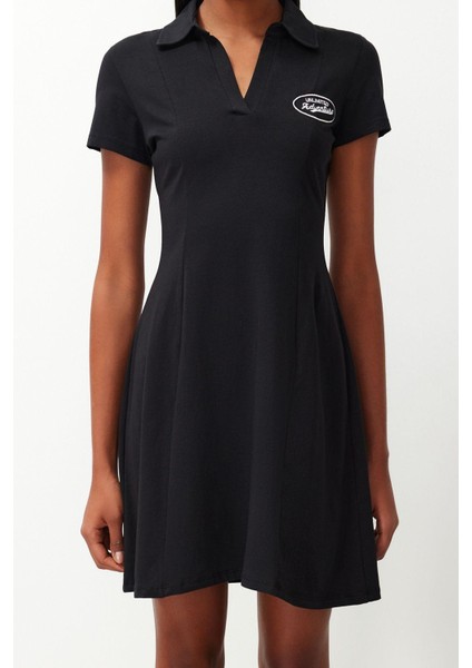 Moda Stil Regular Polo Yaka Mini Boy Skater Belden Açılan Nakışlı Pamuklu Esnek Örme Elbise modelleri