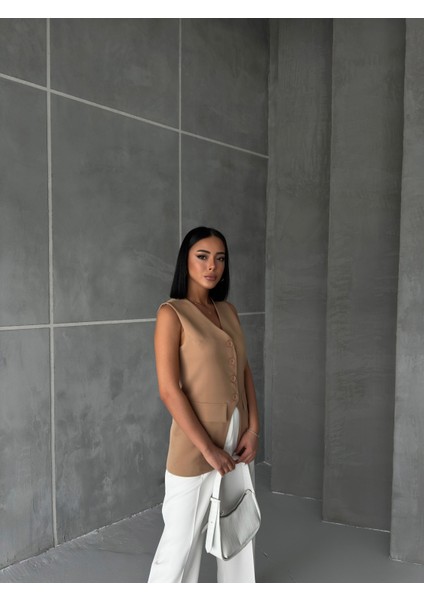 Kadın Asimetrik Detaylı Düğmeli Cep Kapaklı Yelek modelleri