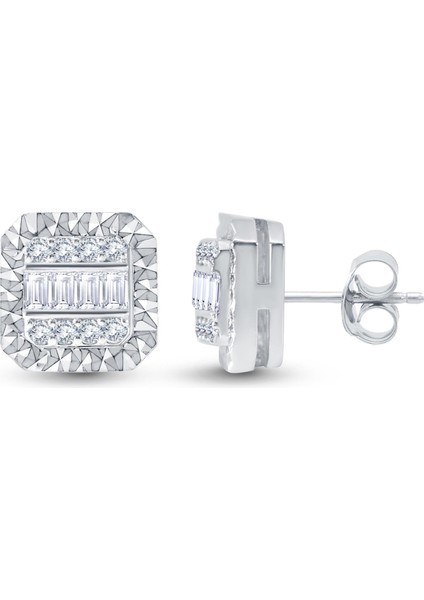 0.31 Karat Pırlantalı Baget Küpe