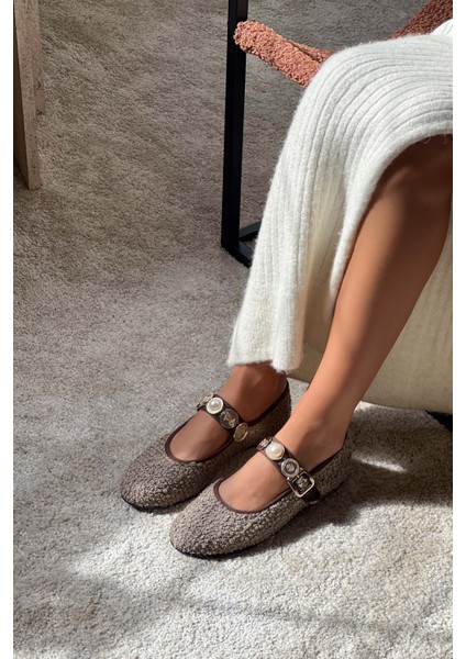 Nişantaşı Shoes Krakow Koyu Bej Kilim Aksesuar Detay Düz Taban Kadın Babet