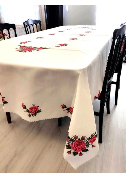 Kırmızı Çiçekli Kanaviçe Desenli Dertsiz Masa Örtüsü