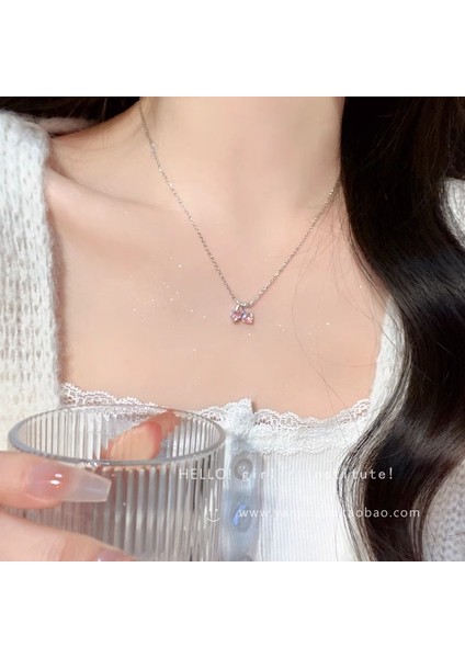 Kadınlar Için Hafif Lüks Niş Inci Kolye, Çok Yönlü ve Üst Düzey Kelebek Titanyum Çelik Köprücük Kemiği Zincir Kolye (Yurt Dışından)