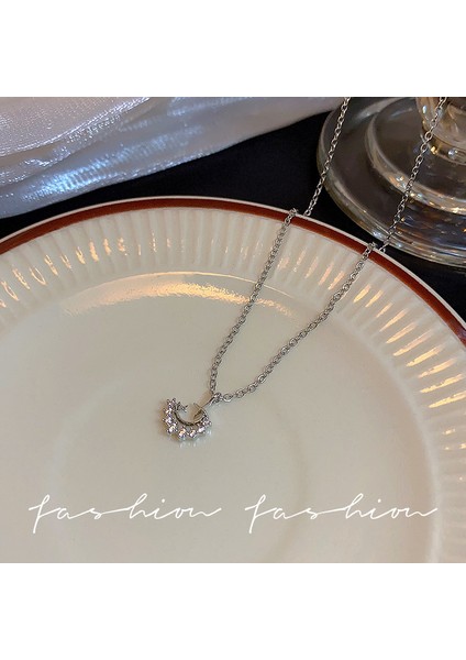 High-End Hafif Lüks Titanyum Çelik Kolye Kadın Niş Tasarımı Sıcak Kız Inci Köprücük Kemiği Zinciri Moda Çok Yönlü Aksesuar (Yurt Dışından)