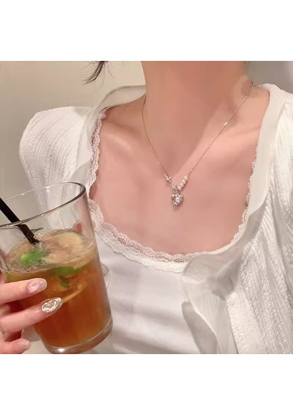 High-End Hafif Lüks Titanyum Çelik Kolye Kadın Niş Tasarımı Sıcak Kız Inci Köprücük Kemiği Zinciri Moda Çok Yönlü Aksesuar (Yurt Dışından)