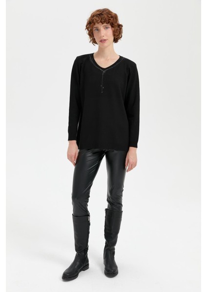 Kadın V Yaka Taşlı Kolye Desenli Ligra Bluz Siyah modelleri