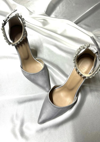 Lady Saten Gümüş Kristal Taşlı 8 cm Şeffaf Topuklu Sivri Burunlu Abiye Ayakkabı