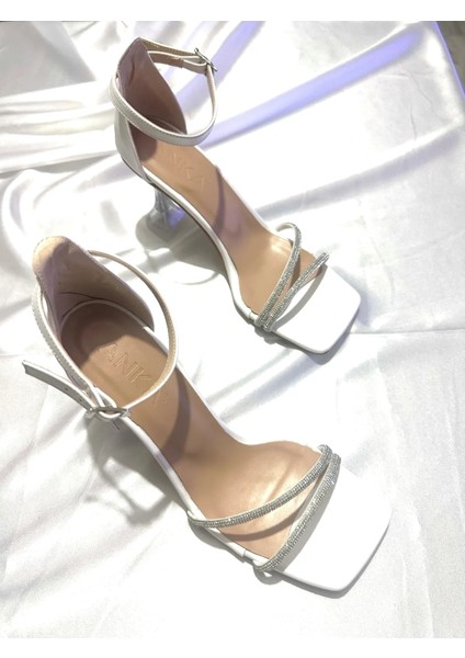 Lady Beyaz Bej Taşlı Çok Şık 8 cm Şeffaf Topuklu Küt Burunlu Düğün Nişan Abiye Ayakkabı Sandalet fırsatları