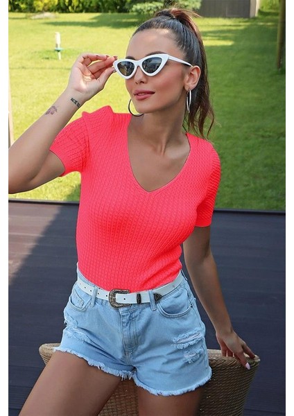 V Yaka Kısa Kol Fuşya Bluz