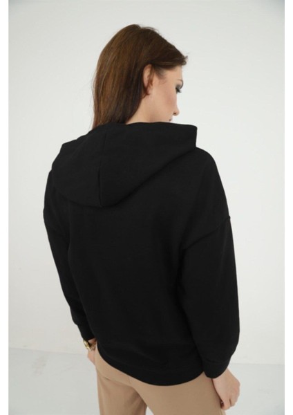 Kadın Önü Love Motifli Siyah Kapüşonlu Sweatshirt modelleri