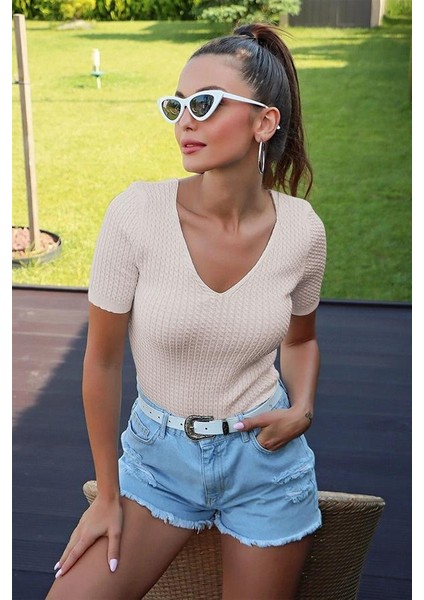 V Yaka Kısa Kol Taş Bluz
