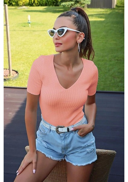 V Yaka Kısa Kol Pudra Bluz