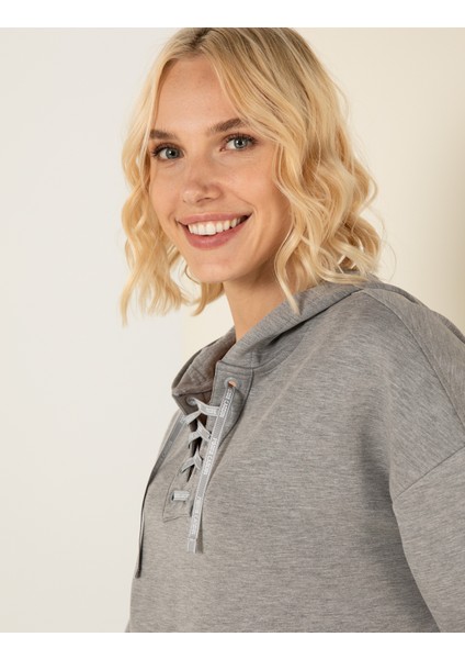 Kadın Gri Melanj Oversize Kapüşonlu Sweatshirt 50253518-VR086 fırsatları
