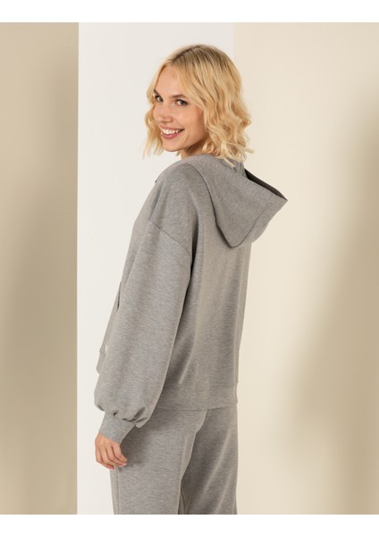 Kadın Gri Melanj Oversize Kapüşonlu Sweatshirt 50253518-VR086 indirimleri