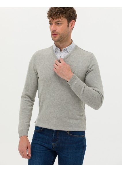 Erkek Açık Gri Melanj Slim Fit V Yaka Basic Triko Kazak 50276156-VR091