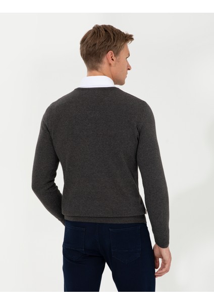 Erkek Gri Melanj Slim Fit V Yaka Basic Triko Kazak 50257206-VR086 indirimleri