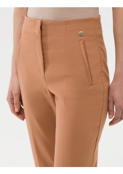 Kadın Kahverengi Havuç Fit Kumaş Pantolon 50269321-VR233