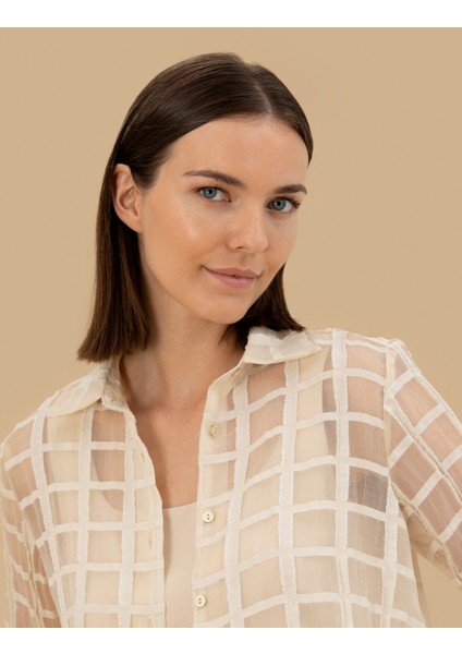 Kadın Krem Transparan Comfort Fit Uzun Kollu Gömlek 50262542-VR071 modelleri