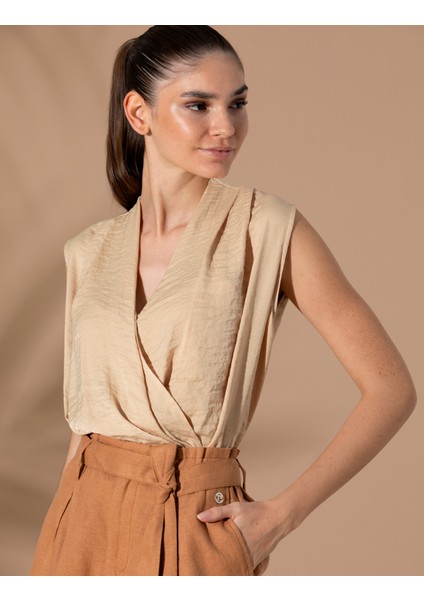 Kadın Bej Regular Fit Kolsuz Bluz 50262561-VR011 fiyatları