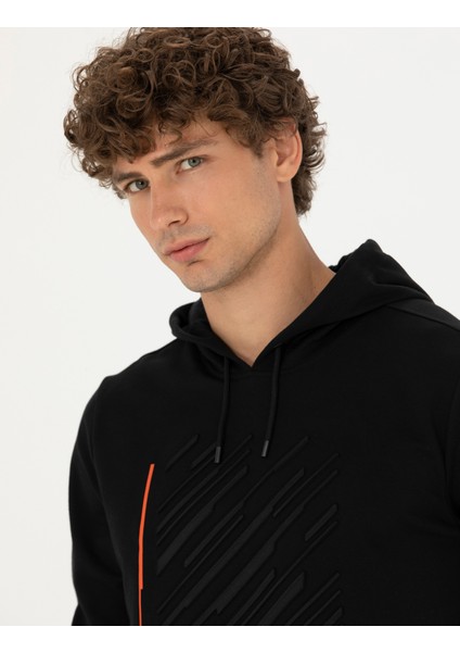 Erkek Siyah Regular Fit Kapüşonlu Sweatshirt 50272825-VR046