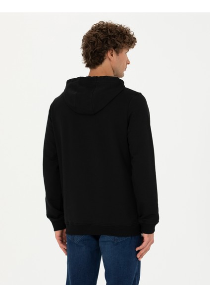 Erkek Siyah Regular Fit Kapüşonlu Sweatshirt 50272825-VR046
