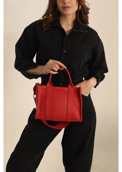 Kırmızı Dokulu Yazı Detay El Kol ve Omuz Çantası fiyatları