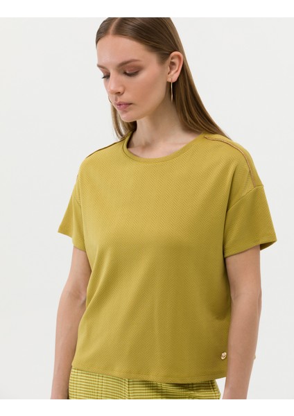 Kadın Yeşil Regular Fit Tişört 50269359-VR235